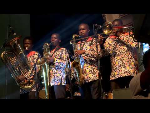 Ay Live 2016 - Ras Kimono (Happy Ever Laughter Edition)