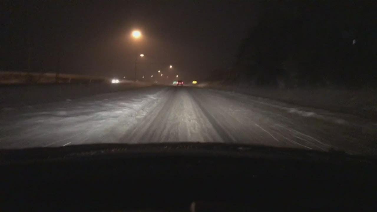 Snow makes for tough morning commute in central Ohio - YouTube