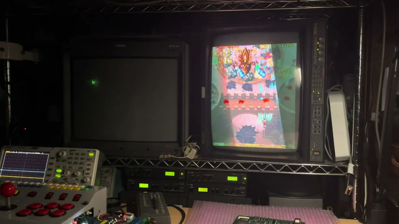 CAVE/AMI 「エスプガルーダ」 基板 動作確認 - YouTube