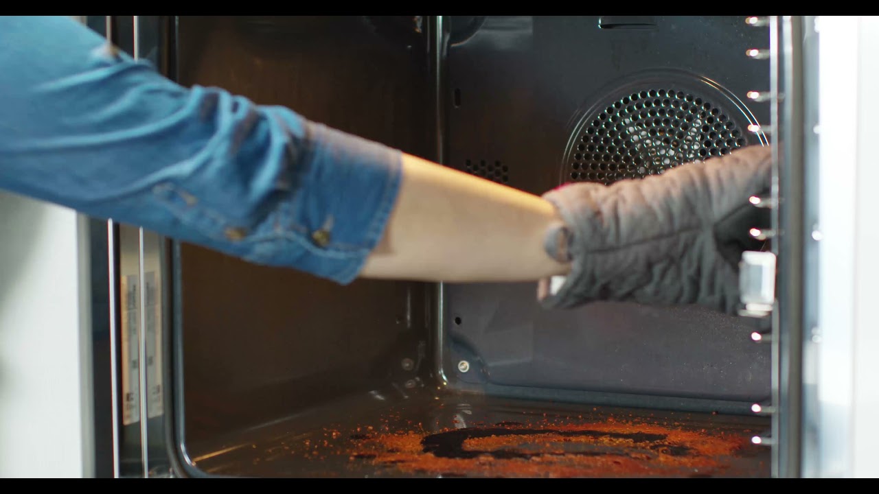 Autolimpieza pirolítica en los hornos Active de Miele