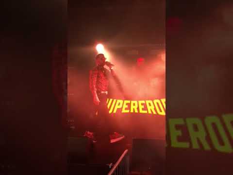 Emis Killa - Quella Foto Di Noi Due | live per la prima volta @ Teatro Principe (MI) #SupereroeTouri