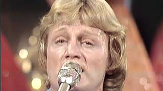 Claude François - Le Téléphone Pleure (Live - Esta Noche Fiesta - 05/07/1977) Resimi