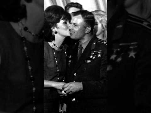Джина Лоллобриджида с первого взгляда влюбилась в космонавта Юрия Гагарина и поцеловала!