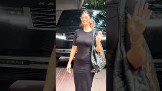 #nimratkaur Snapped Post Meeting in Bandra#starshowcase #filmykahani