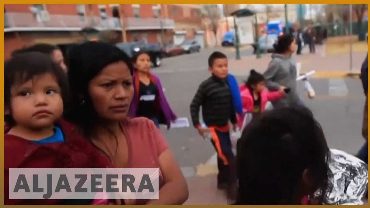 🇺🇸مُهجّرون في العراء: إجبار المهاجرين على البقاء في موقف سيارات | الجزيرة الإنجليزية
