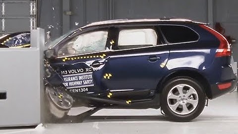 2013 Volvo XC60 driver-side small overlap crash test (extended footage)