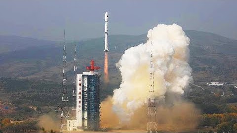 China successfully launches two environmental monitoring satellites