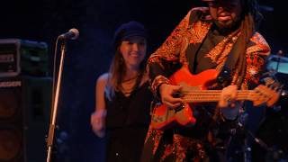 Moving Waters - Three Little Birds (The Wailers cover) - In The Beginning, Live in Brazil