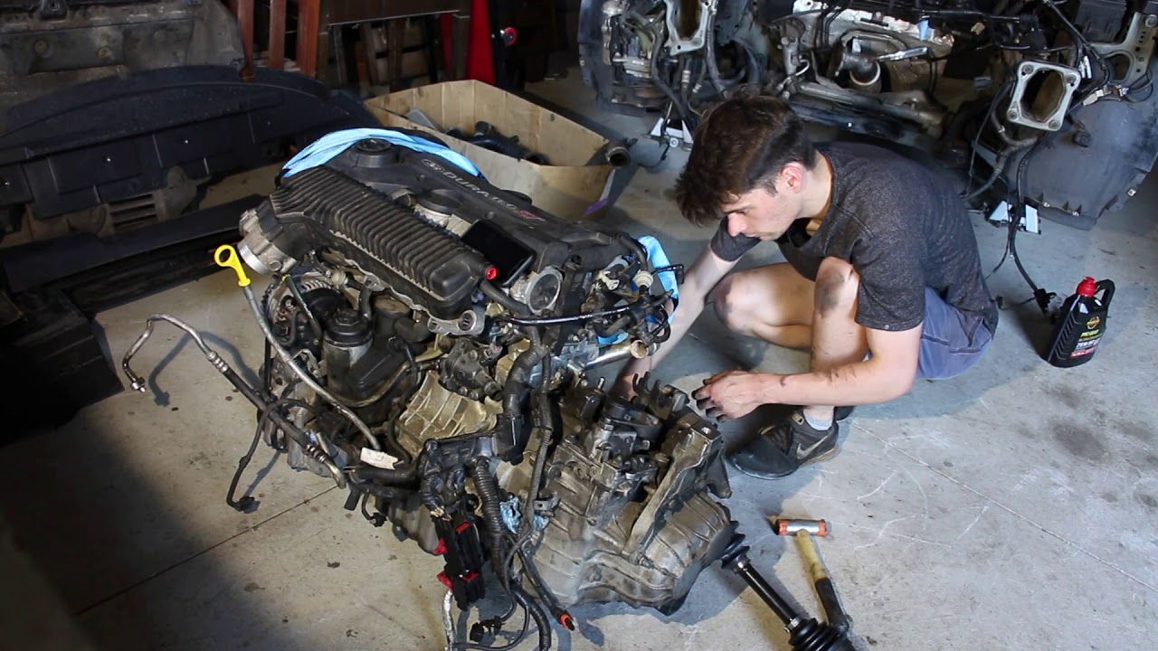 ENGINE IN! Ford Focus XR5 ST225 Engine Install - YouTube
