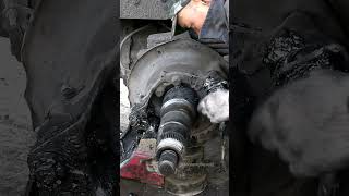 Truck wheel oil leakage repair