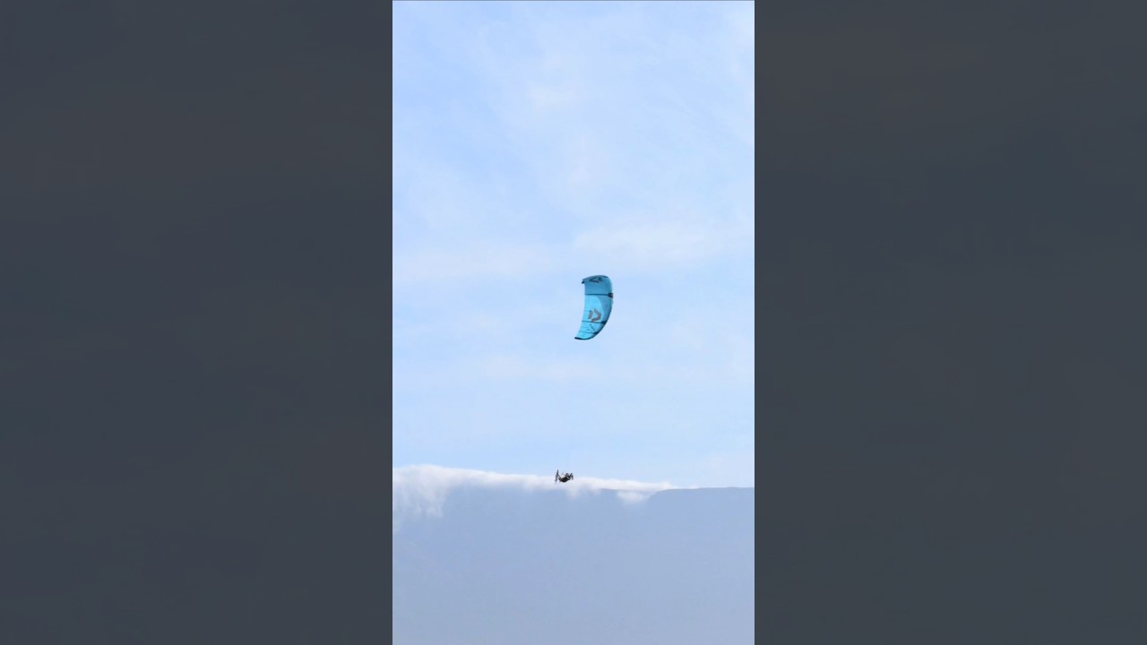 insane kiteloop boardoff