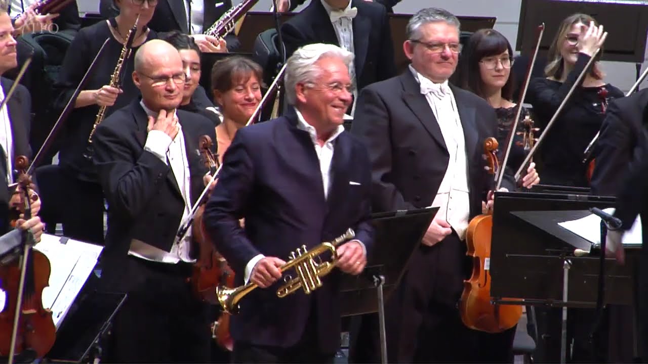 在 YouTube 上觀看「Joseph Haydn: Trumpet Concerto in E-flat major, Hob.VIIe:1 | Turku Philharmonic Orchestra」