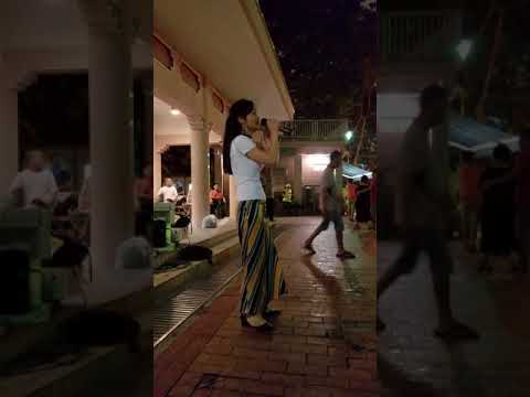 14082018 香港海心廟晚上 女歌手羅娜