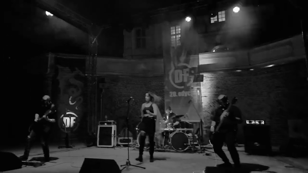 Obejrzyj Broken Beyond Repair @Dni fantastyki. #alternative #koncert #polskizespol #gig #live #solo w YouTube Obejrzyj Broken Beyond Repair @Dni fantastyki. #alternative #koncert #polskizespol #gig #live #solo w YouTube