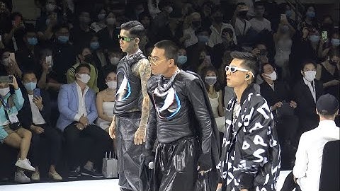 Màn Biểu diễn đầy tranh cãi của Wowy, Dế Choắt, Lăng LD Trên sàn diễn thời trang