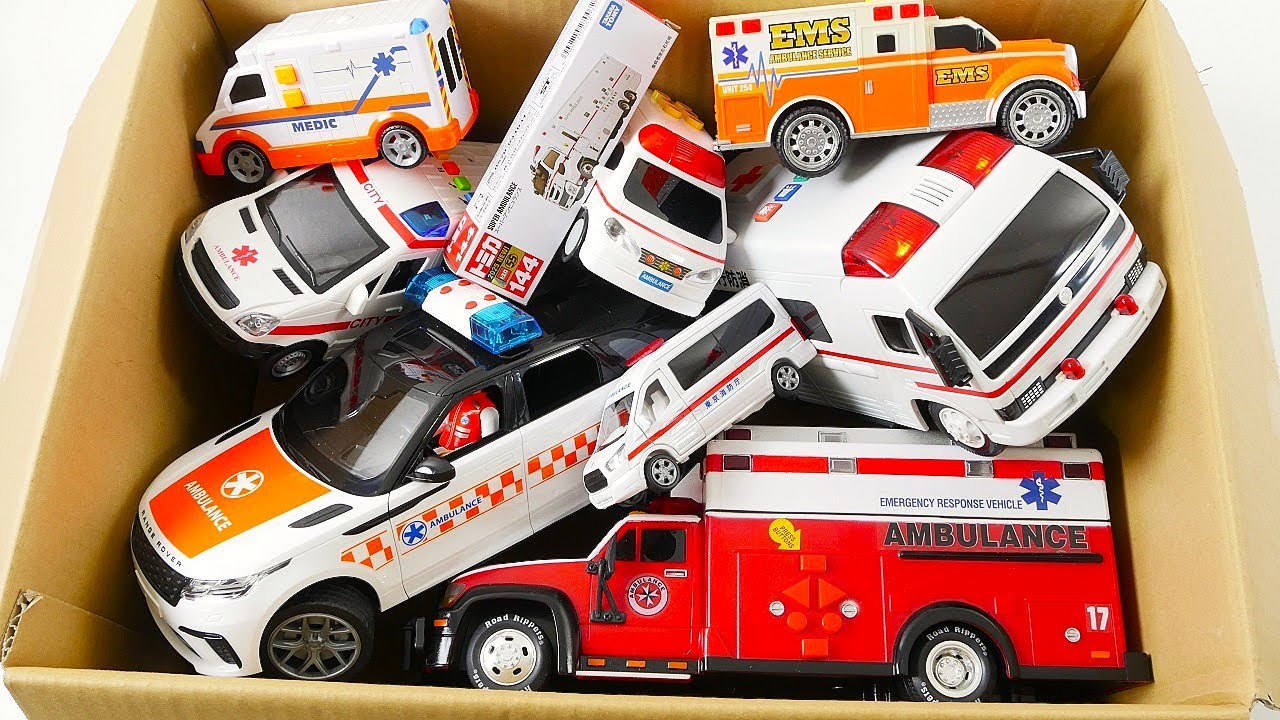 Миниатюрная скорая машина на ходу! Мчится вниз по склону под звуки сирены☆