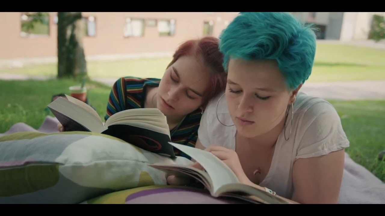 HELLO WORLD | Norwegen 2021 | Norwegisch (DE) | 90' | REGIE: Kenneth Elvebakk