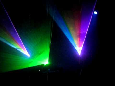 DE DE MOUSE laser show