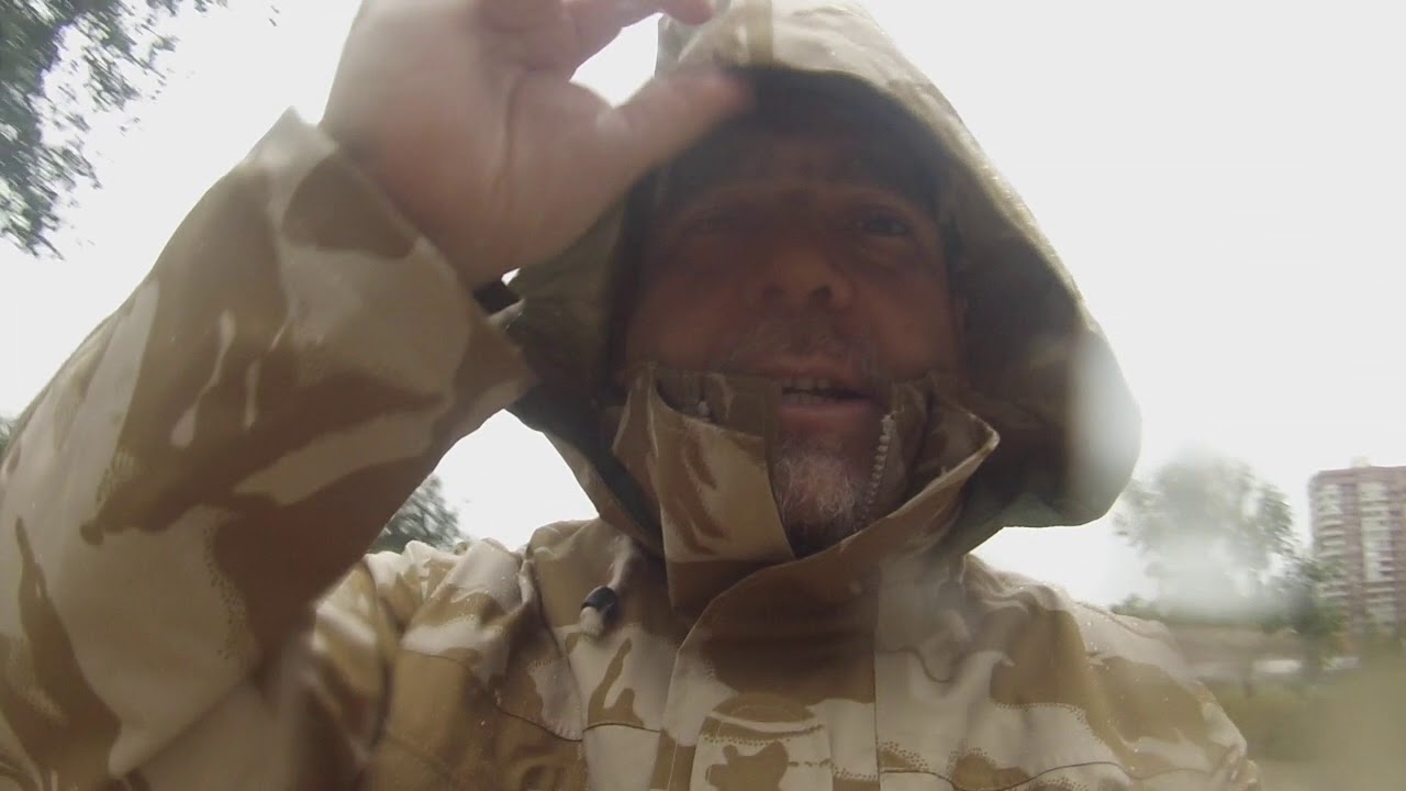 Comparación de parka de gore tex con parka de membrana impermiable militar  - YouTube