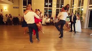 Yuhh Sinir Tanimayan Rus Düğünleri̇nde Kucak Dansi Ve Fi̇ri̇ki̇k Oyunu