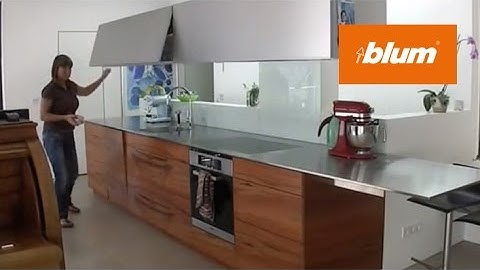 AVENTOS lift systems in the daily kitchen work | Blum