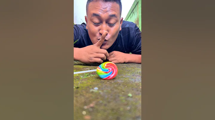 Best of the best ! For Tarzan, taming a millipede is an easy task, simply by using lollipop  as bait