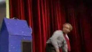 Penn & Teller - Magician duo reveals trick on stage