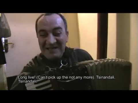 ადამიანი ორკესტრი თბილისის ქუჩებიდან