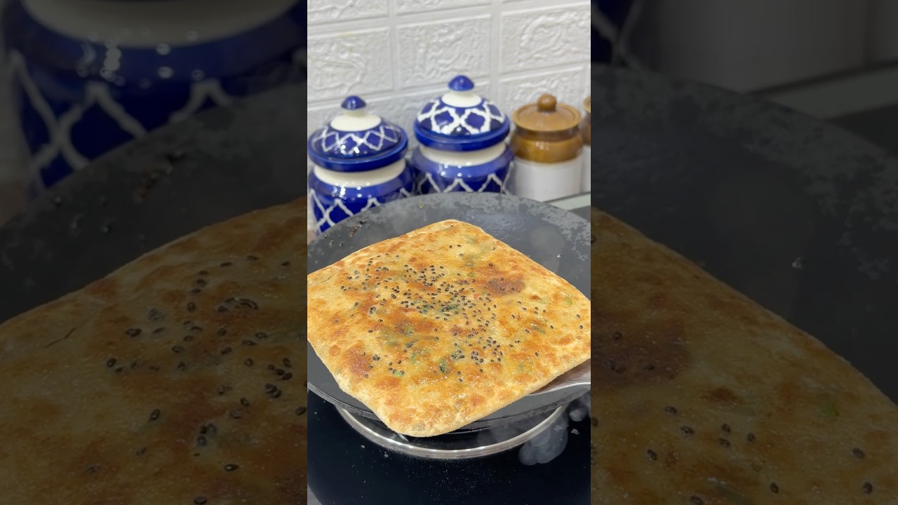 ⁣ਹਰਾ ਪਿਆਜ਼ ਪਰੌਂਠਾ❤️#ytshorts #reel #food #cooking