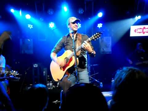 luke bryan fan club luke bryan fan club party 2010 entrance and country man luke bryan fan club luke bryan fan club party 2010 entrance and country man