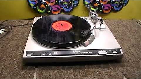 DEMO OF VINTAGE TECHNICS SL-220 TURNTABLE FOR SALE