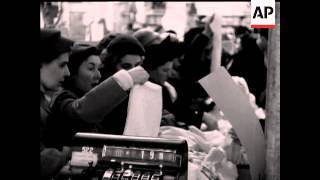 JANUARY SALES SCENES - SELFRIDGES - NO SOUND