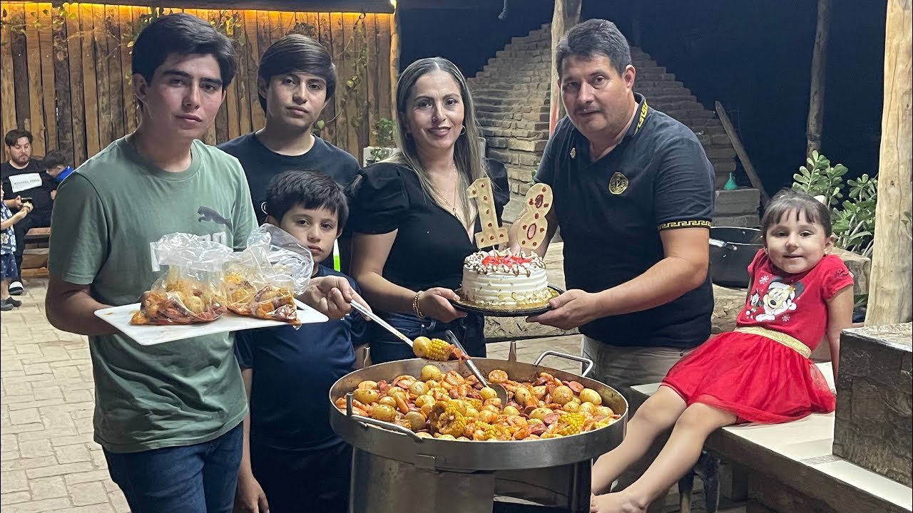 ASÍ CELEBRAMOS NUESTROS 18 AÑOS DE MATRIMONIO 