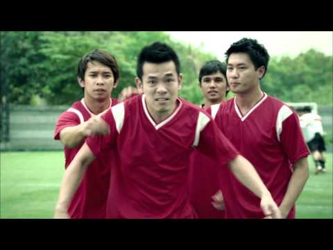 SNICKERS 《肚餓啫 小事啦》 廣告 2013