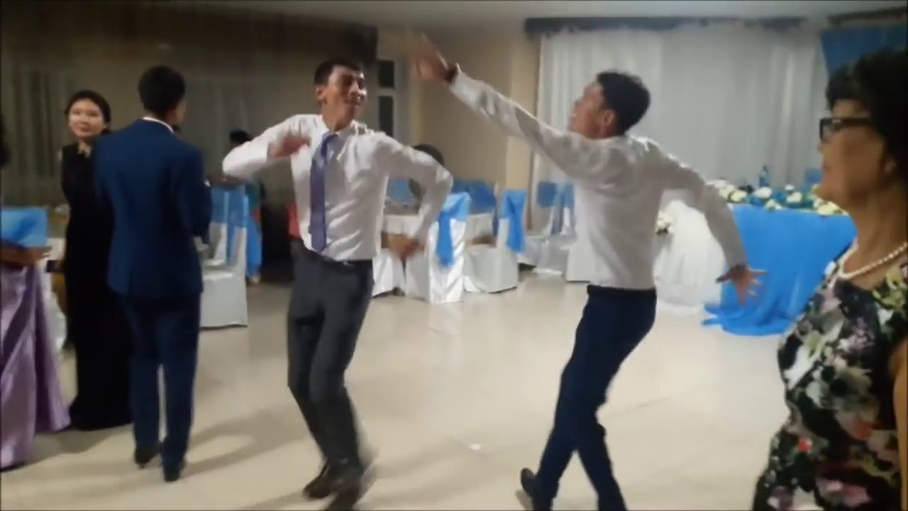 Туйдаги ажойиб ракс | Рустам Гоипов - Даврага туш