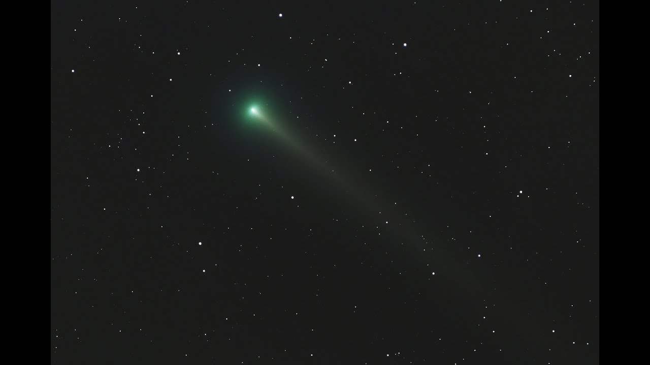 Comet C/2021 A1 Leonard time lapse video - YouTube
