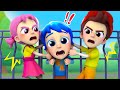 Ayuda Estoy Atascado - Canciones y Caricaturas para Niños