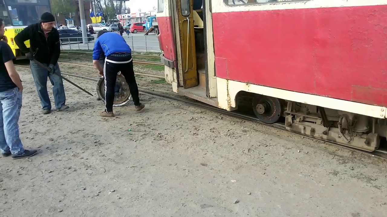 Отвалилось колесо у машины