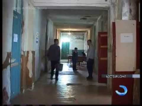 ზედა განთიადის საჯარო სკოლა დანგრევის პირასაა - \"არასაპარლამენტო ოპოზიცია\"