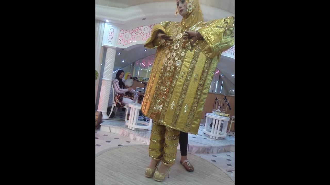 .monia nawar   yalaa  njalihaai   arousetnaa .....   w jelwa  loula 1