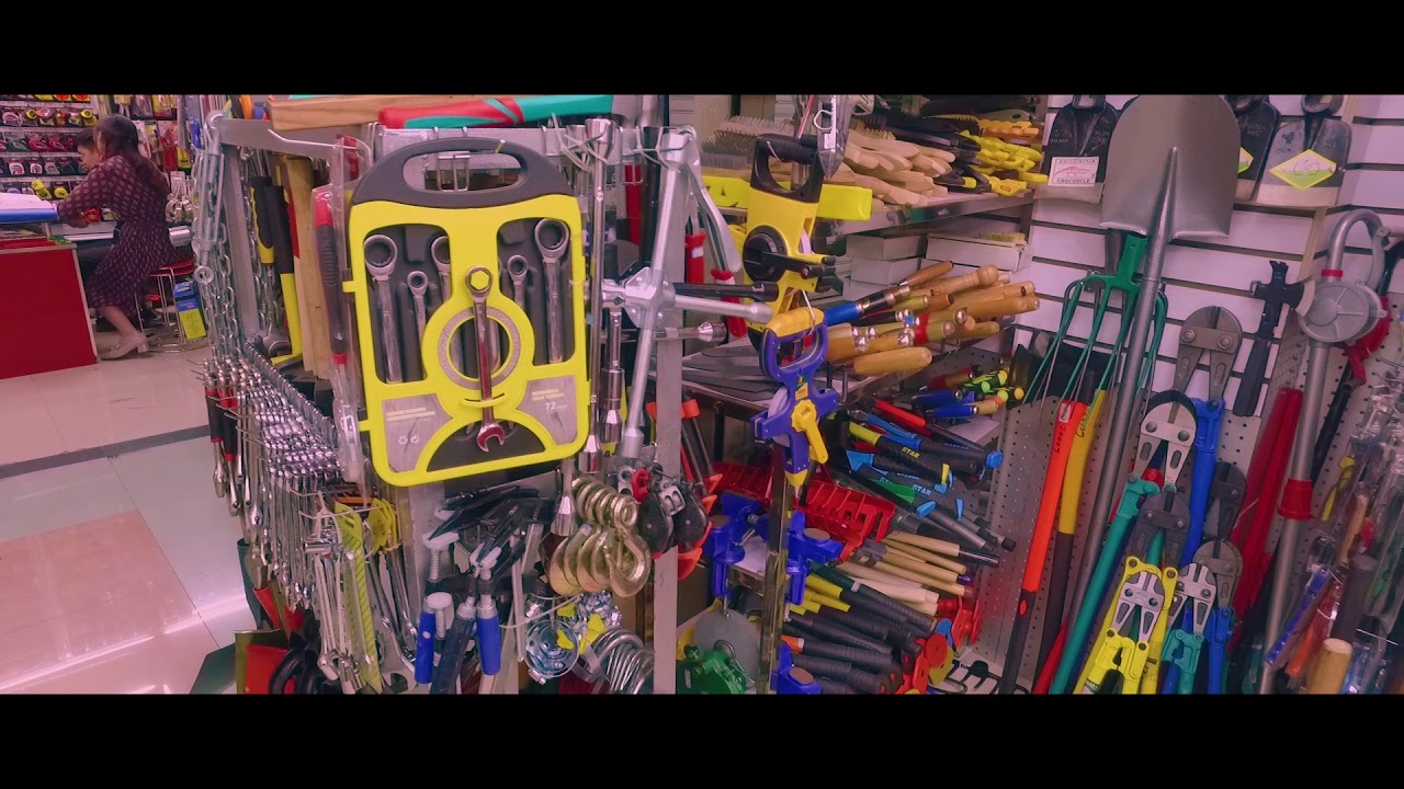 WHAT IS THE HARDWARE SHOP LOOK LIKE IN YIWU MARKET YIWU AGENT JACKIE