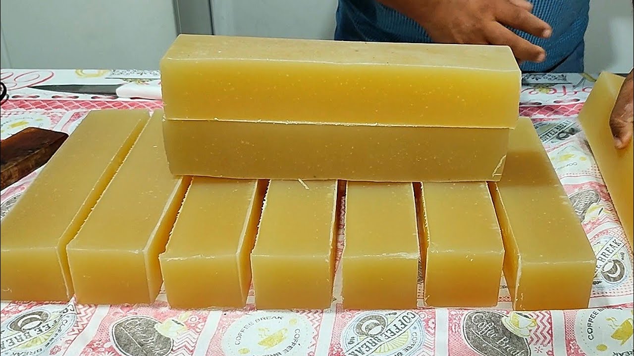 Como fazer sabão glicerinado de álcool soda para lavar roupas e louças 