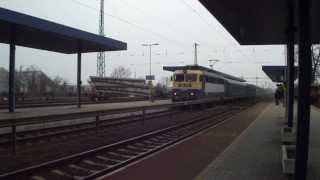 432 273 indul a 7414es Személyvonattal.
