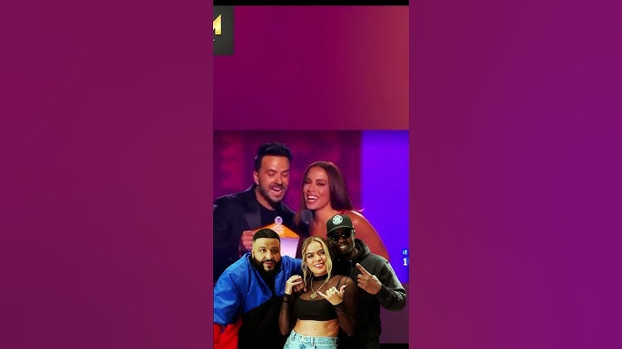 Tunden a Karol G en redes sociales por foto en donde posa junto a “Diddy”  Combs - YouTube