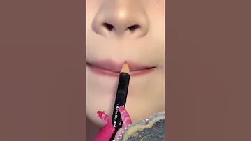 طريقة تحديد الشفايف تهبل Shorts Koreaon Tiktok Viral Love Fyp Koreaon مكياج خفيف 