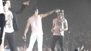 [110610 fancam] HD SMTOWN in Paris - Ending 2 Siwon pranks Minho