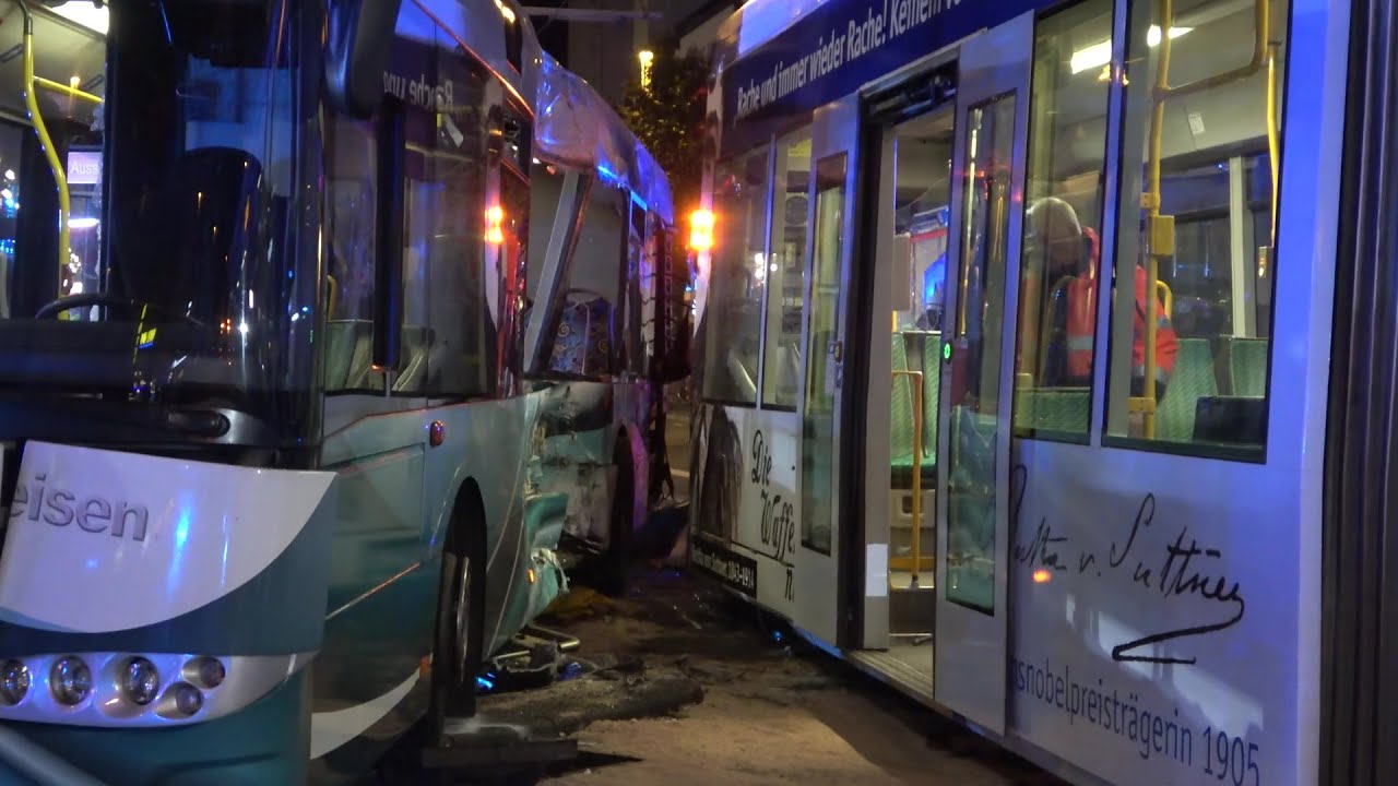 Exklusiv: Straßenbahn vs Bus - 8 Verletzte am Bonner Bertha-von-Suttner-Platz am 28.09.21 + O-Töne