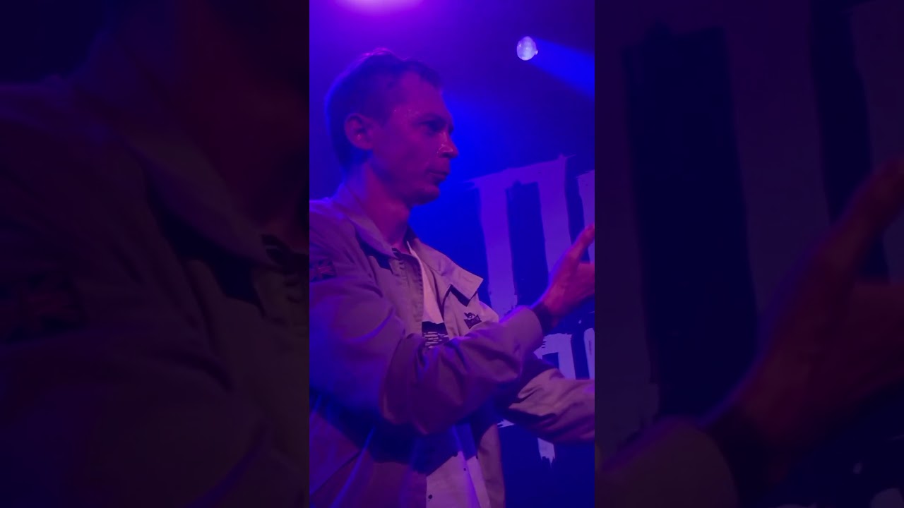 Александр Агафонов бас гитарист группы Порнофильмы, концерт в Стокгольме