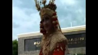 Tari Persembahan Sedulang Setudung