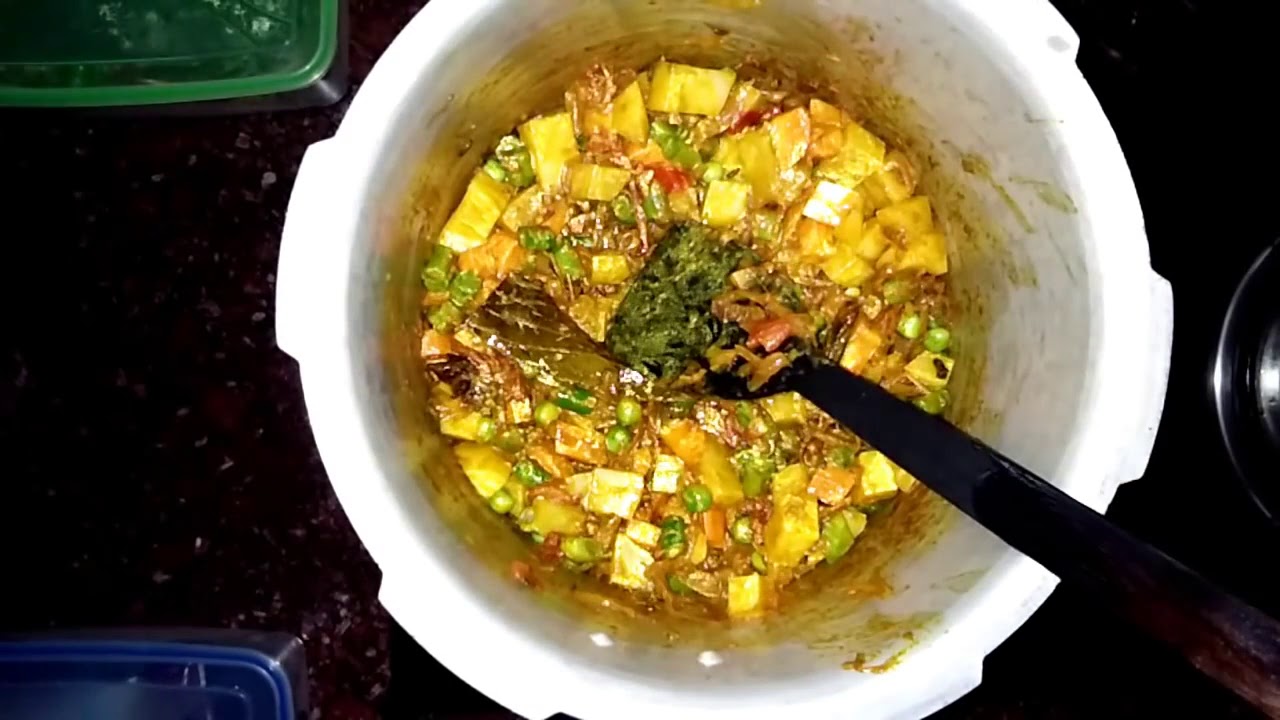Vegetable Biriyani in Pressure Cooker Veg Biriyani in Malayalam YouTube